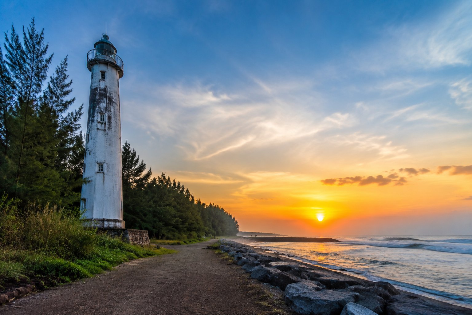 Pantai Pandansari, Bantul, Indonesia: A Quiet Escape Beneath the Old Lighthouse and Whispering Casuarina Trees
